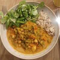 Delicious hot lunch bowl at Goodies Berlin - Warschauer in Berlin