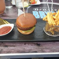 Burger menu at Byblos Kolgrill in Graenna