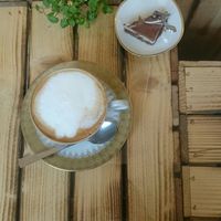 Soy Cappuccino and Raw Cake Dessert 'Elvis' at Trivitys in Berlin