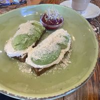 Avocadobrot mit Cashewcreme, Parmesan und Rote Beete  at Trivitys in Berlin