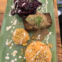 Christmas plate  at Trivitys in Berlin