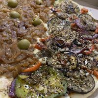 Mitad fugazza y mitad vegetales at Lo de Giorgio in Rosario