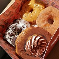 Cookies and Cream, Salted Caramel Hazelnut, Cinnamon Sugar, Tiramisu  at Brammibal's Donuts - Friedrichshain in Berlin