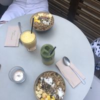 Acai bowls , mango matcha and apple juice at Oats Day Long in Ghent