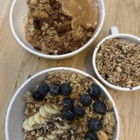 Apple crumble oat porridge with peanut butter & bananoat porridge   at Oats Day Long in Ghent