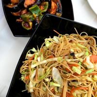 Vegan chow mein: noodles, cabbage, carrot, mushroom, bean sprouts.
Upper part of the photo: Szechuan eggplant at Chloe's Chinese Restaurant in Paphos