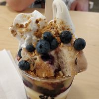 Blue velvet sundae at Iconoglace in Montreal