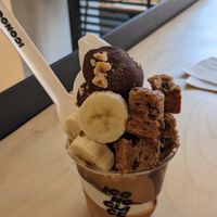 Sundae peau de bananes at Iconoglace in Montreal