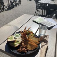 The English breakfast at Kozy Eats  in Riga