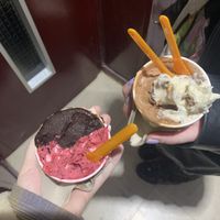 vegan dark chocolate (with macadamia nuts) and raspberry (with coconut shavings) ice cream and non vegan chocolate and baileys  at Mistura - Augusto Figueroa in Madrid