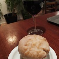 Muffin and wine at oValho - Vegan Snack Bar in Porto
