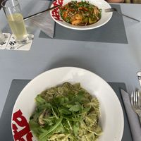 Pasta pesto en wokschotel at Taverne Charmant in Gronsveld