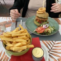 Vegan burger at Taverne Charmant in Gronsveld