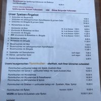 Vegane Salatteller, zwei vegane Flammkuchen und Brägele sind auch vegan at Weingut Vogel in Vogtsburg