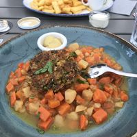  Möhrengemüse mit veganer Bulette at Schwan in Neuss