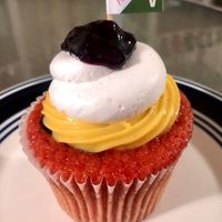 Vegan Strawberry Blueberry Cupcake  #Veganuary at Patty's Cakes and Desserts in Fullerton