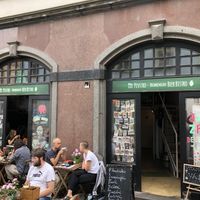 Place was empty at 12:00 and packed at 12:20   at Pivstro in Plzen