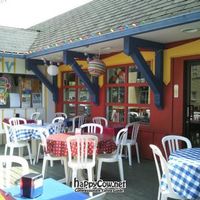 outdoor tables at Valpo Velvet in Valparaiso
