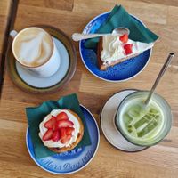 Cappuccino, iced matcha latte, spandauer and strawberry cake at Cafe Harepus in Aarhus
