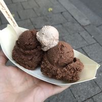 Cinnamon chocolate, crunchy chocolate and walnut to try  at iceDate - Klenzestr in Munich