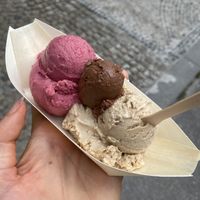 Raspberry, peanut, and choco at iceDate - Klenzestr in Munich
