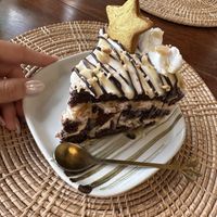 Snickers cakee  at Annie in Koh Samui