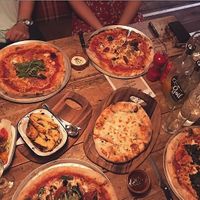 Great wood-fired pizzas and vegan cheese available at Salisbury Arms in Cambridge