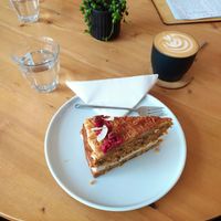 carrot cake and flatwhite at Nebe Počká in Prerov