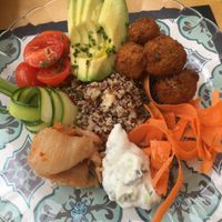 Veggie Pokebowl with falafel, quinoa, avocado, kimchee and veggies at Zer0 in Manacor