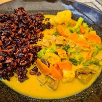 Tempeh-Curry at Zer0 in Manacor
