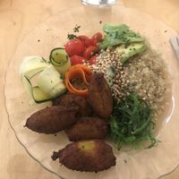 Falafel bowl at Zer0 in Manacor