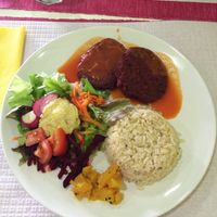 Beet and tofu burger  at Sabor Superior in Alges