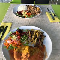 Burger with sweet-potato french fries and stroganoff  at Sabor Superior in Alges