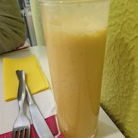 vegan mango lassi at Sabor Superior in Alges