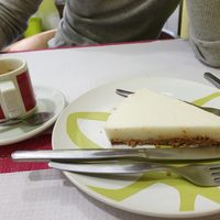 cake, coffee at Sabor Superior in Alges