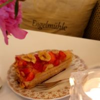 Vegan banana strawberry pie at Engelmühle in Nordstrand