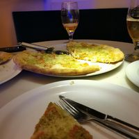 Pizza pistacho at Choose in Madrid