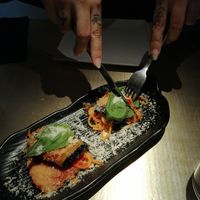 Entrante de berenjena con espaguetis y queso at Choose in Madrid