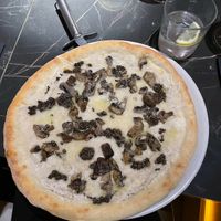 Truffelpizza   at Choose in Madrid