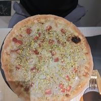 Pizza de pistache at Choose in Madrid