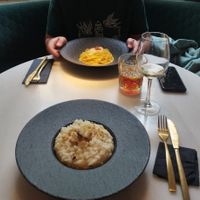 Rissoto de pera y gorgonzola, Pasta carbonara, refresco cola eco y vino verdejo. at Choose in Madrid
