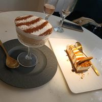 Tiramisú y tarta de caramelo at Choose in Madrid