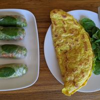 Goi Cuôn (Summer Rolls, properly rolled 😋) & Bánh Xèo (vietnamese crèpe) : my favorite joints 😍 at Alam Green Lotus in Ubud