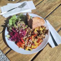 Vegan kebab plate at Café Gans am Wasser in Munich