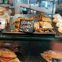 Granola vegan at Copenhagen Coffee Lab in Cannes