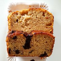 Banana bread with chocolate and apple/cinnamon at Birdie & Co - Bagelstraße in Dusseldorf