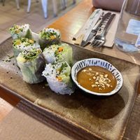 Spring Rolls mit Erdnusssoße  at Habitat in Leiria