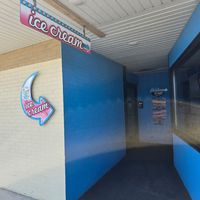 Outside at Big River Scoop Ice Cream in Bemidji