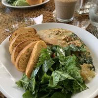 Vegan omelette!!! 😋 with selfmade bread at Indómitos Café & Bar in Uvita