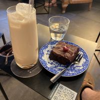 Iced chai latte and chocolate-cherry tarte  at au contraire in Freiburg